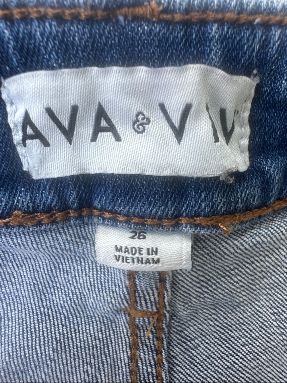 Ava & Viv High Rise Flare Jeans Medium Wash Size 26 NWT - Picture 2 of 9